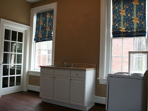 2nd image of 2514 Monument Ave APT 2