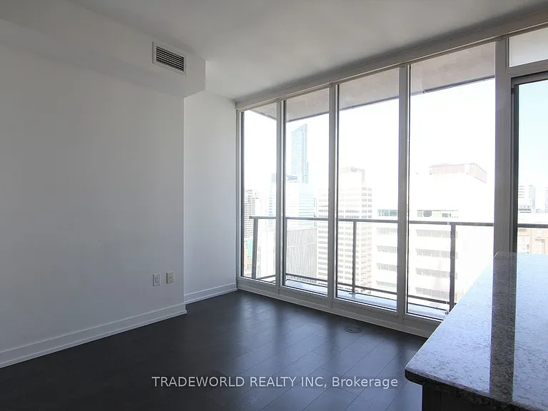 426 University Ave #2810 — Photo 3