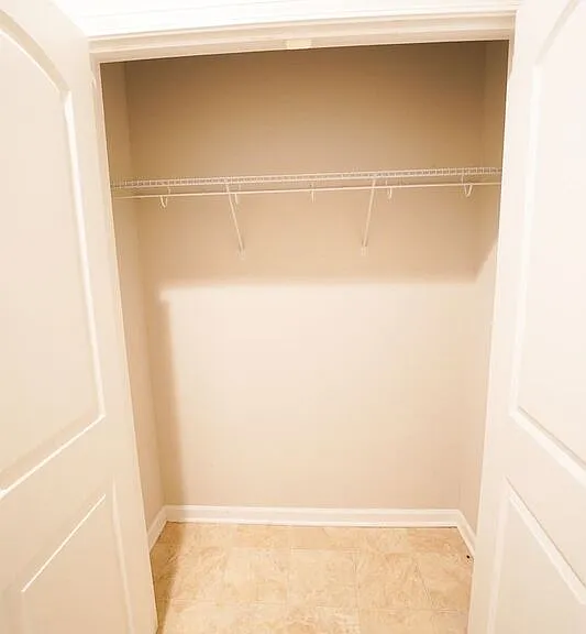 215 Shelton St — Photo 14