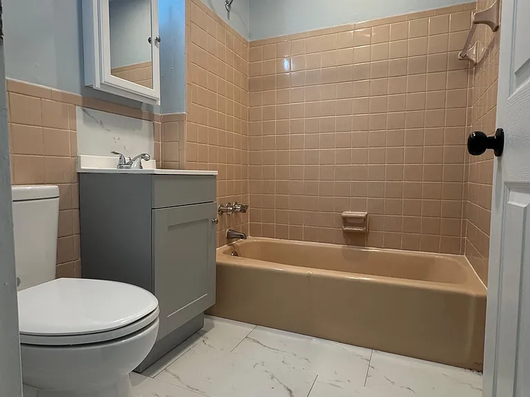 560 Main St — Photo 18
