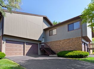 634 High Ridge Rd, Roselle, IL 60172