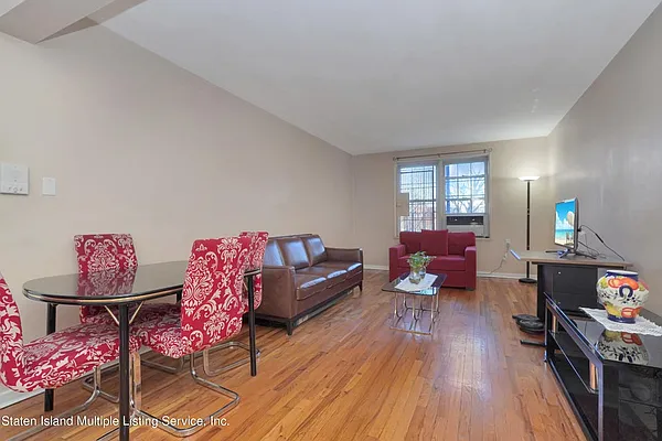 Sold by REMAX Elite | media 18