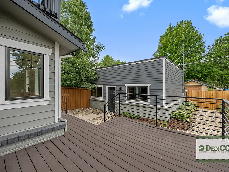 1401 S Clarkson St — Photo 32
