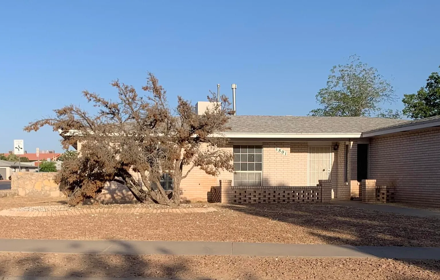 3 bed, 2.0 bath, 1901 sqft, $1,650 — Photo 1