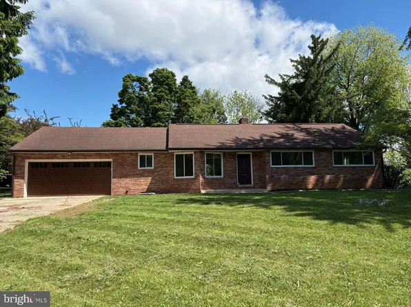 855 W North St, Carlisle, PA 17013