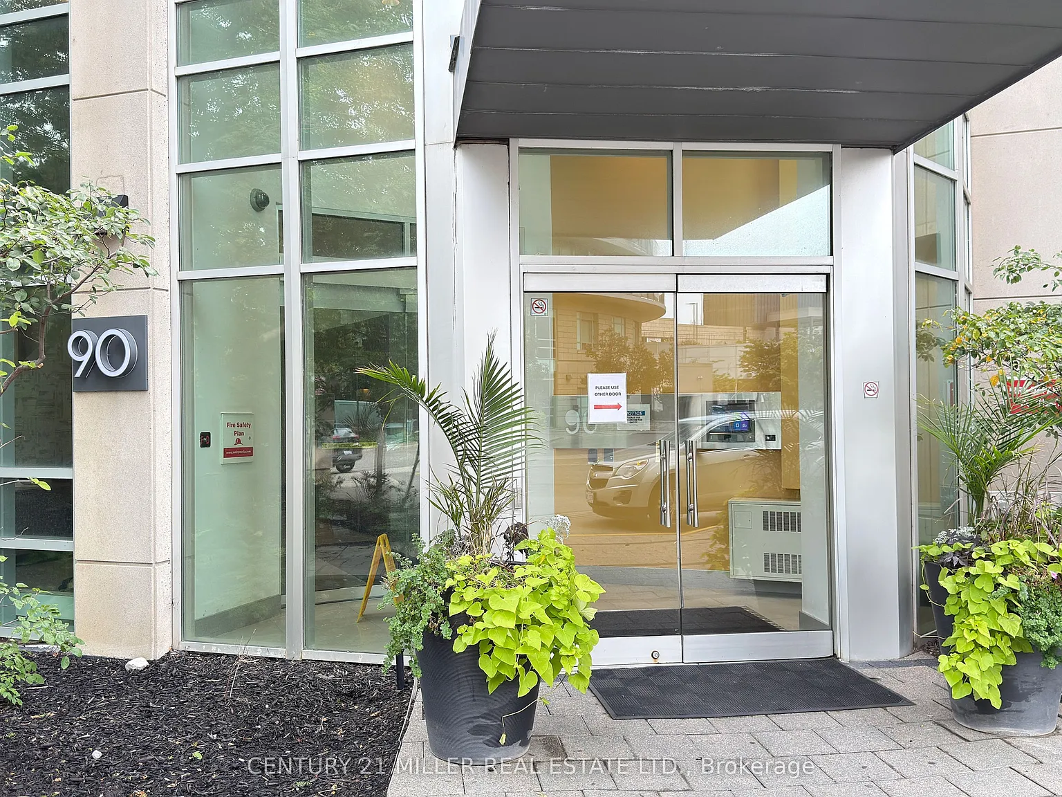 2 bed, $2,700 — Photo 1