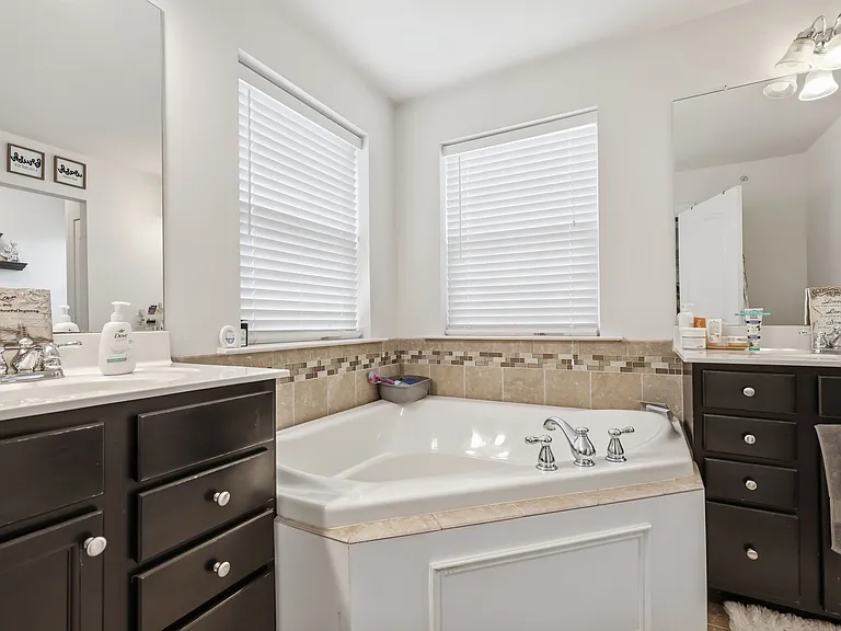 10 Richard Rd — Photo 11
