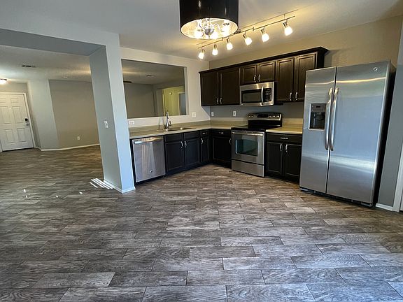 5th image of 3016 W White Feather Ln