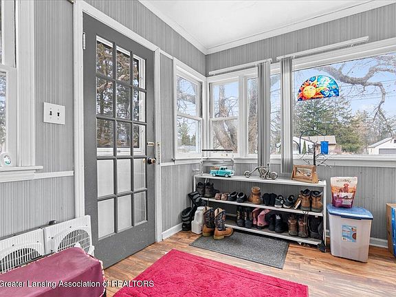 3rd image of 321 Renker Rd