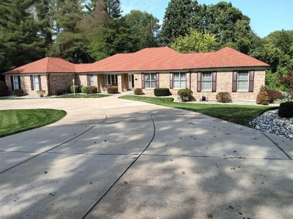 3821 Pointe Forest Dr, Florissant, MO 63034