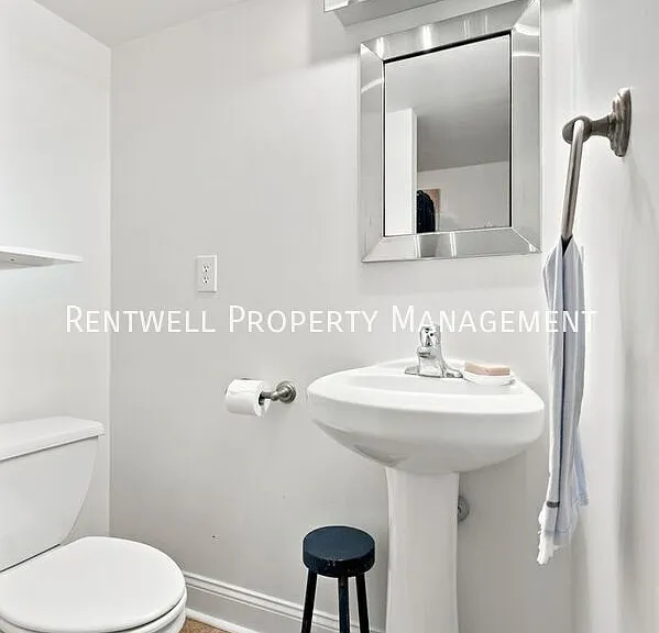805 Llanelly Ln — Photo 30