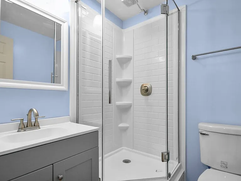 706 Green Valley Ct — Photo 17