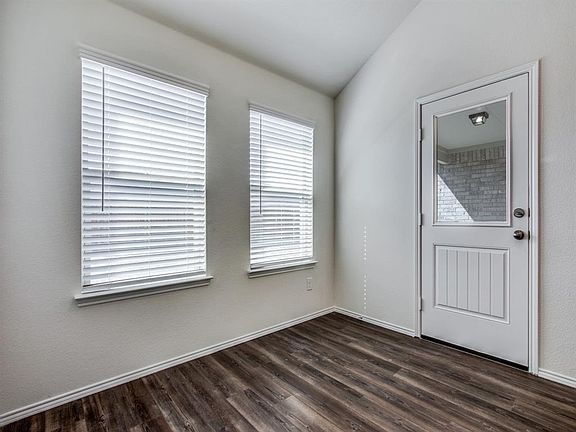 5th image of 2420 Larimar Dr
