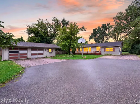 26700 Allen Rd, Woodhaven, MI 48183