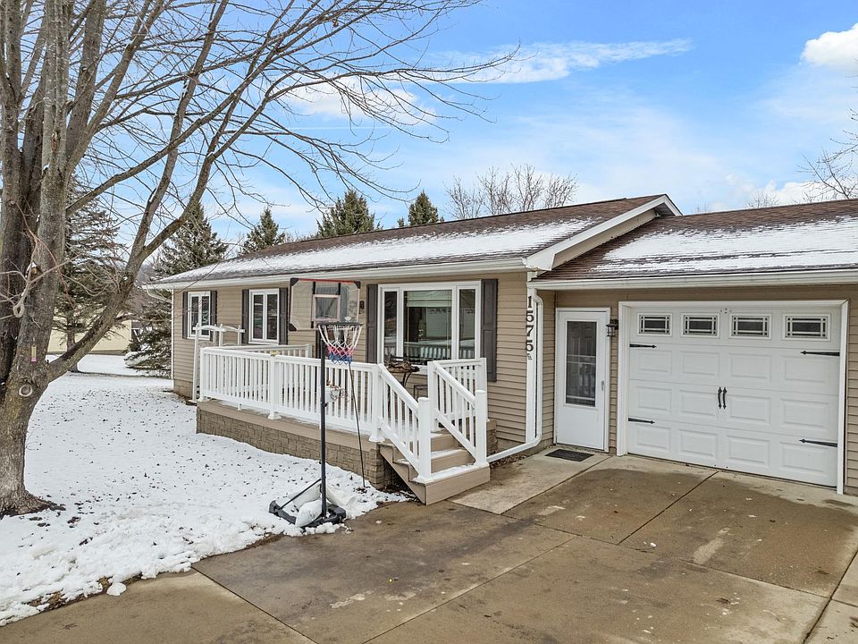 1st image of 1575 N Hillview Dr