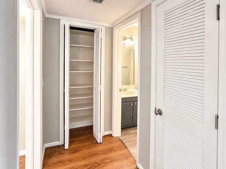 23 Lake Dr #F8 — Photo 17