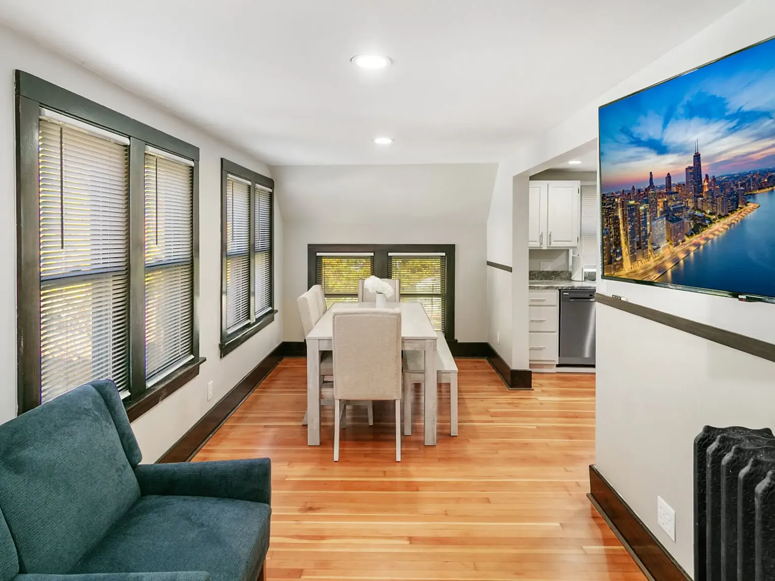 3 bed, 1500 sqft, $3,600 — Photo 2