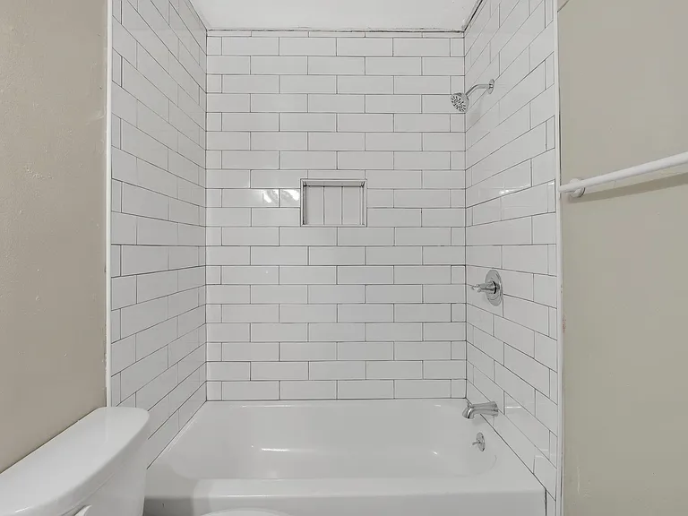 2241 W Pensacola St #6 — Photo 12
