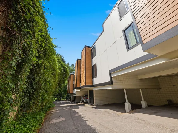 4902 University Ave APT 130, Des Moines, IA 50311