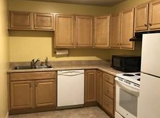 2114 Phillips Rd APT 14, New Bedford, MA 02745