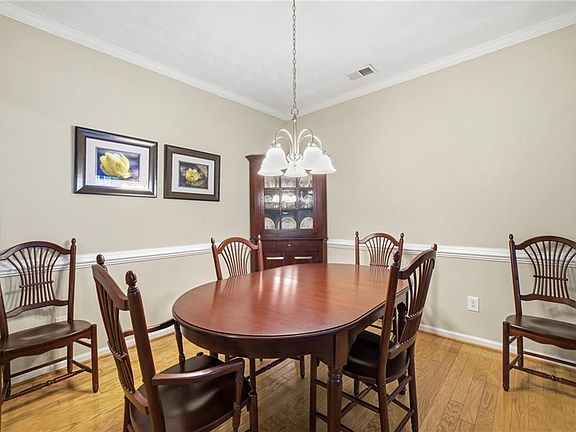 3rd image of 2811 Crescent Moon Ct