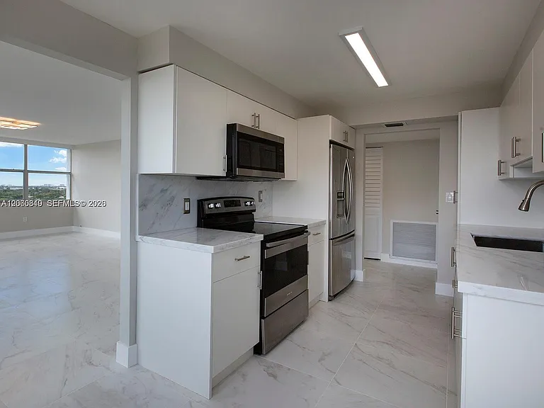 1200 NE Miami Gardens Dr #1013W — Photo 2