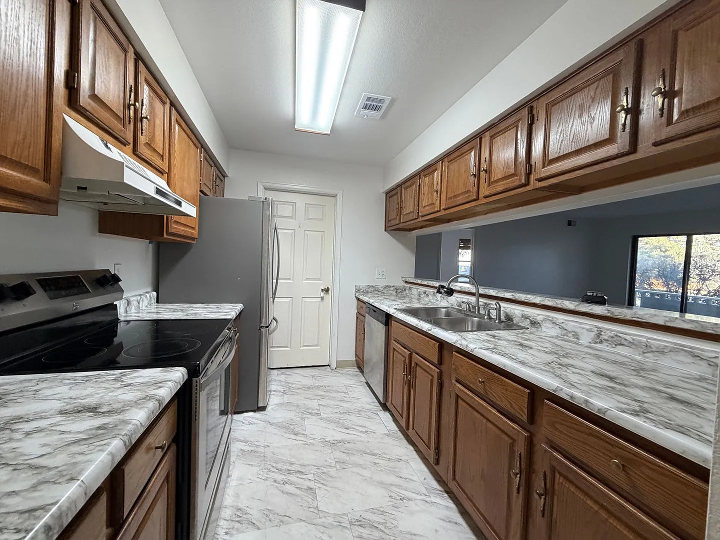 Perfect Package of Amenities — Photo 2