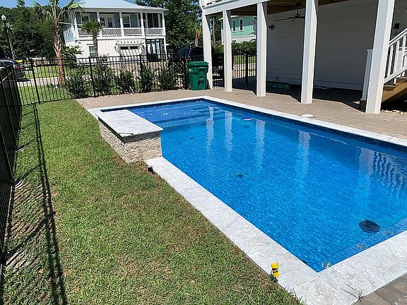 3rd image of 135 McIlroy Ct