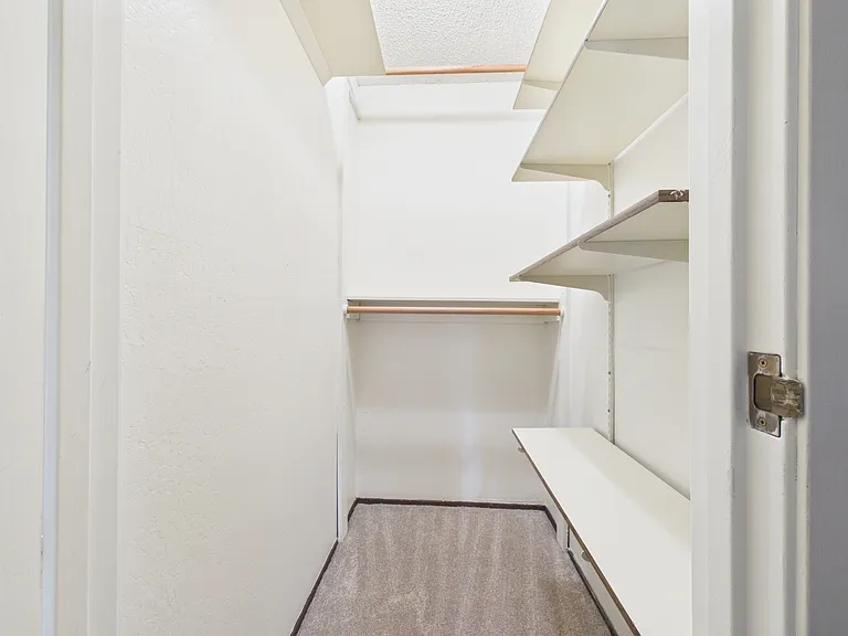 3102 Golden Oaks Ln — Photo 10