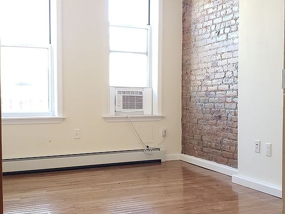 4th image of 3018 44th St APT 2L