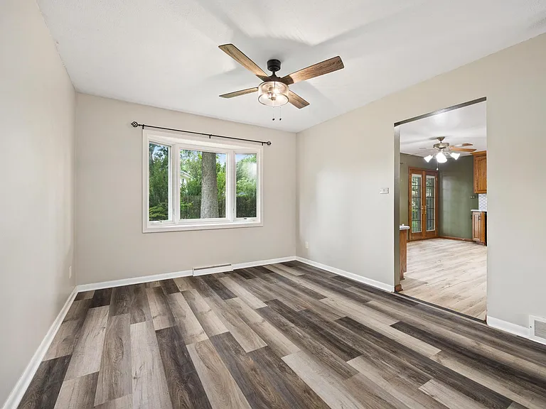 2526 W Huntington Dr — Photo 13