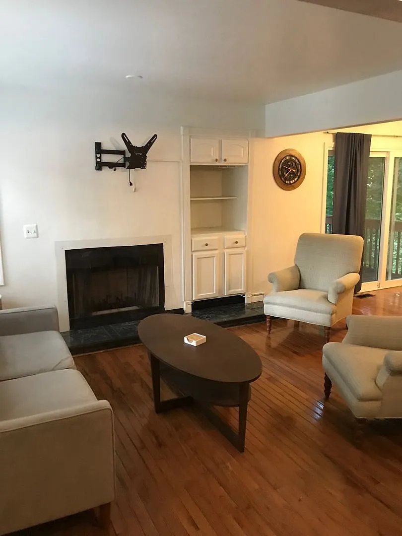 106 Tulip Tree Ct — Photo 3