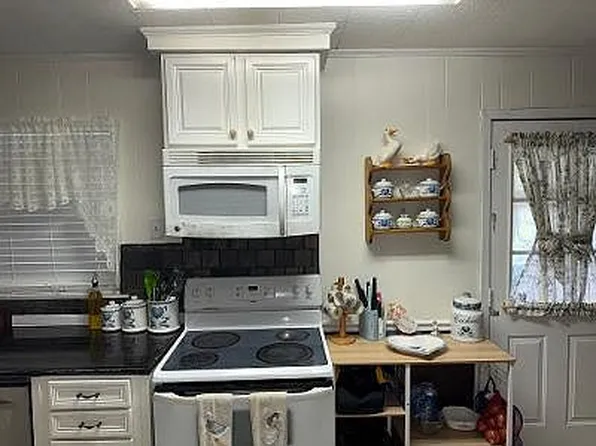 4216 Pharr St, Berwick, LA 70342