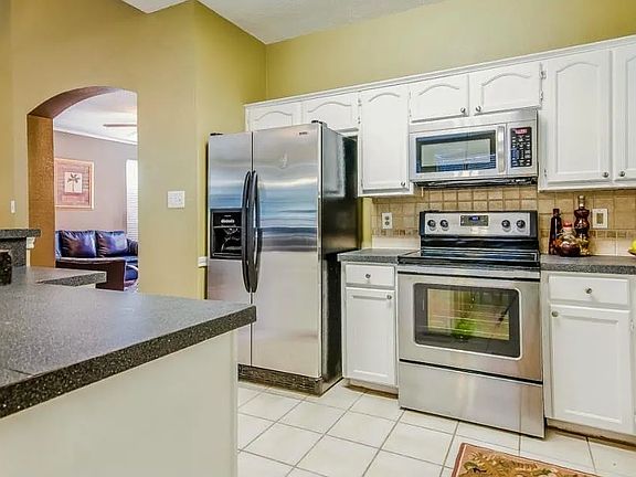 4th image of 944 Golden Grove Dr