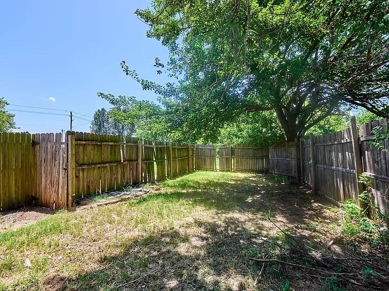1208 Northcliff Ave — Photo 14
