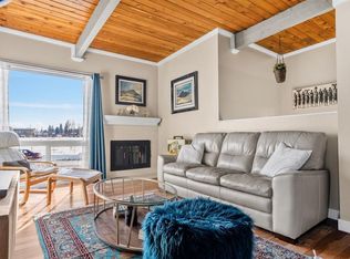 2628 S Oakmoor Dr SW, Calgary, AB T2V4E7