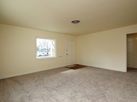 4th image of 1034 W Andrews Ave