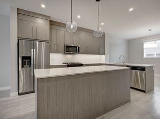 144 Walcrest Blvd SE #M, Calgary, AB T2X 4L5