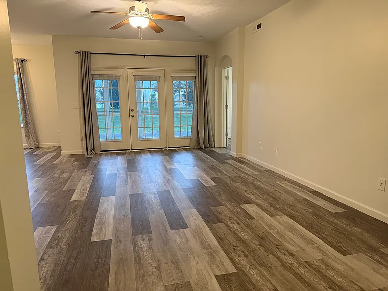 3229 Rossmore Cir — Photo 8