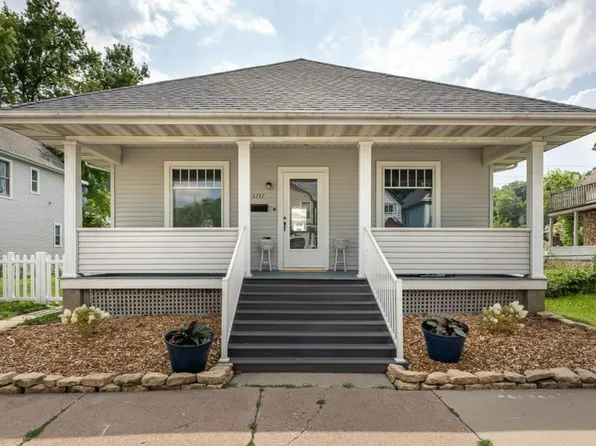 2747 Jackson St, Dubuque, IA 52001