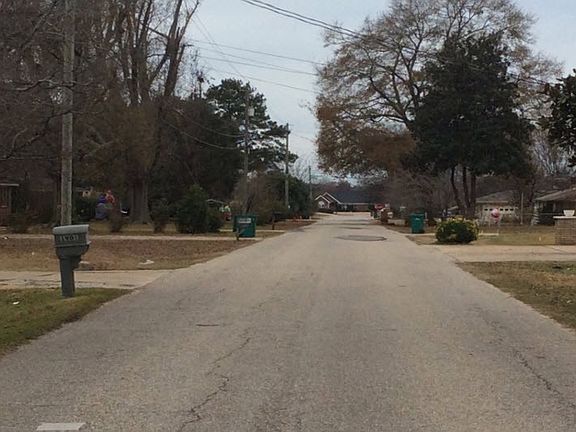 4th image of 1828 Englewood Dr