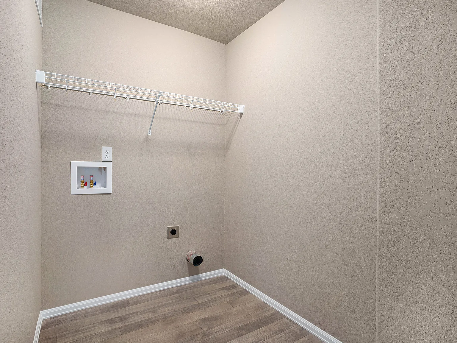 3 bed, 1606 sqft, $2,195 — Photo 4