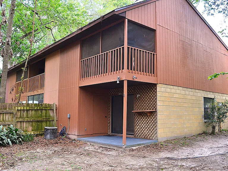 6941 SW 45th Ave — Photo 10