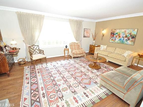 5th image of 15325 Basswood Ct