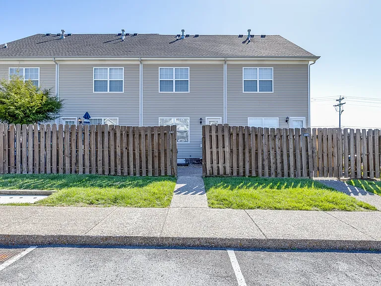 1002 McKenna Dr — Photo 10