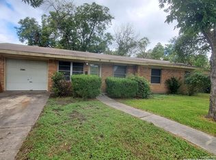 4715 Lakewood Dr, San Antonio, TX 78220