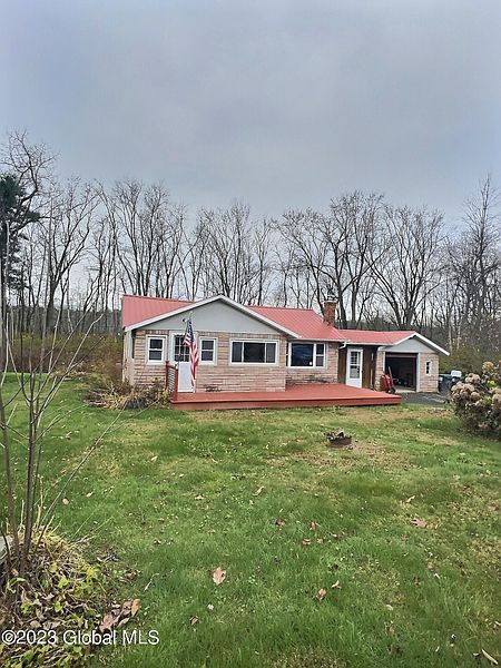 2nd image of 185 River Road