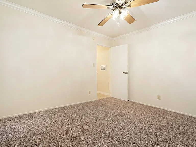 2266 Cazador Dr #4 — Photo 24