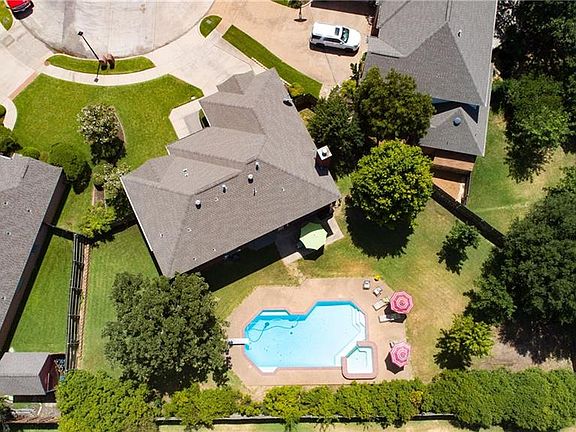 2nd image of 2733 Willow Creek Ct