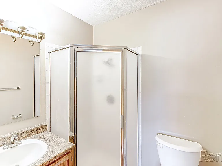 Oakwood Trail Apartments — Photo 17